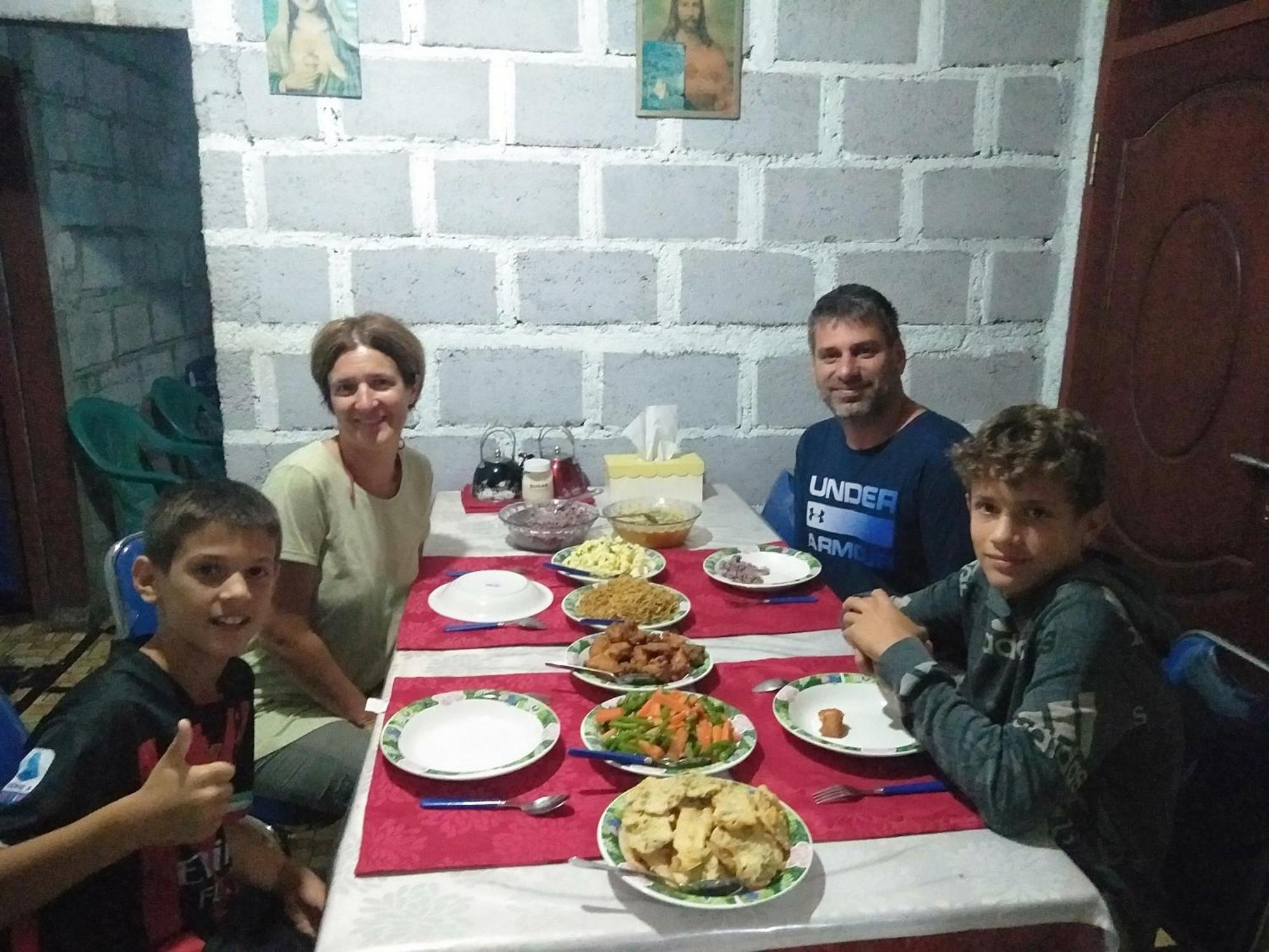 Arnolds Familly Homestay Bajawa 외부 사진